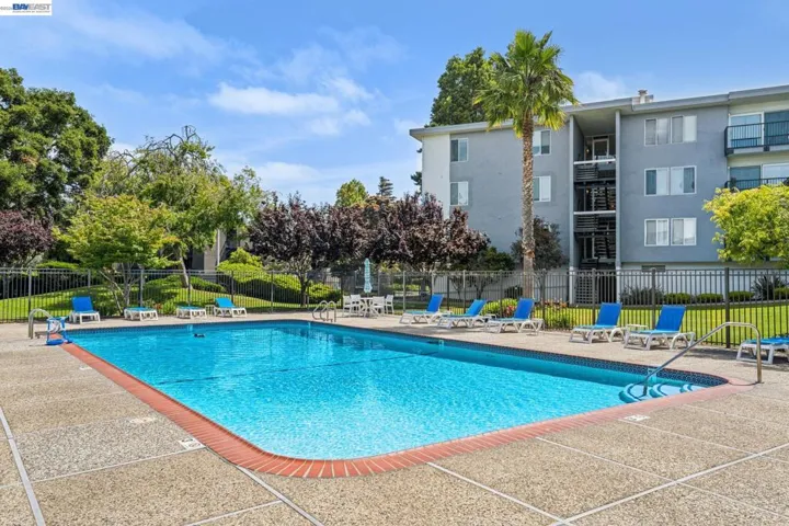 960 Shorepoint Ct 120, Alameda, California 94501