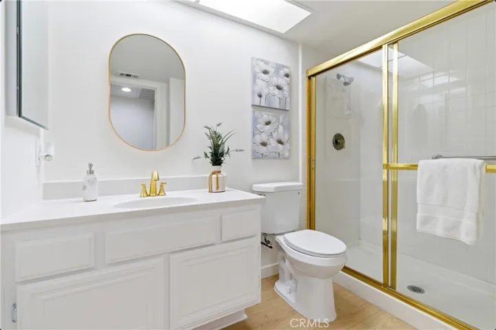 28360 Easton Lane, Saugus, California 91350