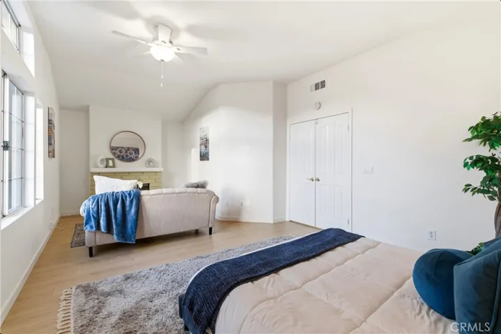 28360 Easton Lane, Saugus, California 91350