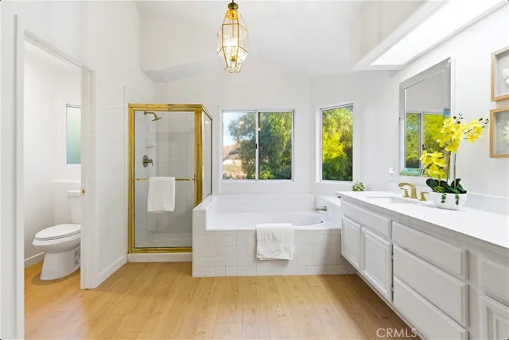 28360 Easton Lane, Saugus, California 91350