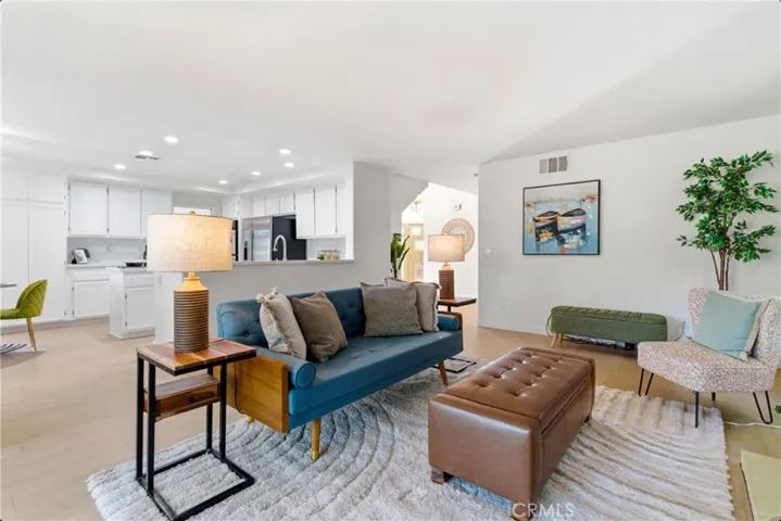 28360 Easton Lane, Saugus, California 91350
