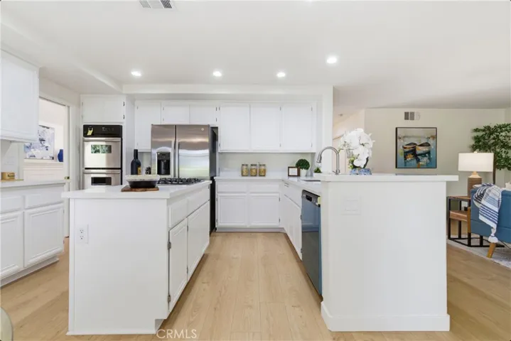 28360 Easton Lane, Saugus, California 91350
