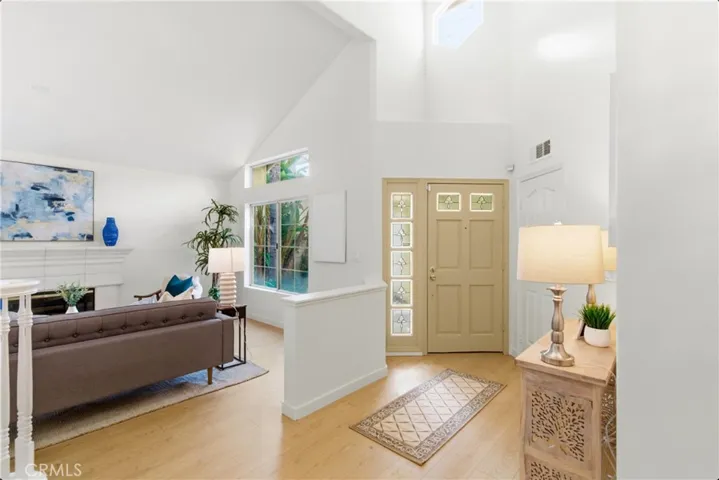 28360 Easton Lane, Saugus, California 91350