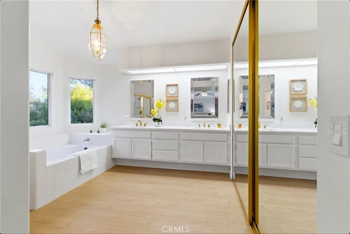 28360 Easton Lane, Saugus, California 91350