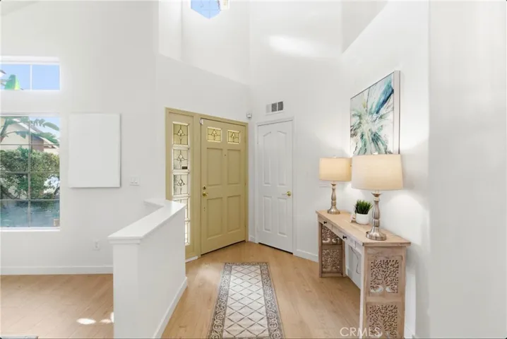 28360 Easton Lane, Saugus, California 91350
