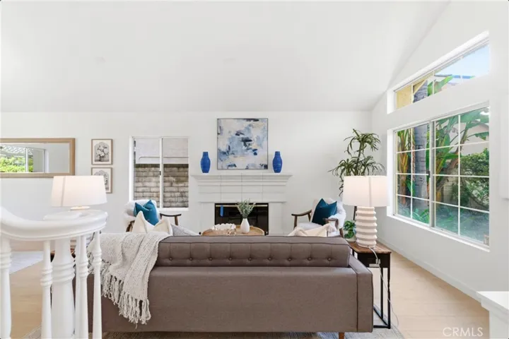 28360 Easton Lane, Saugus, California 91350