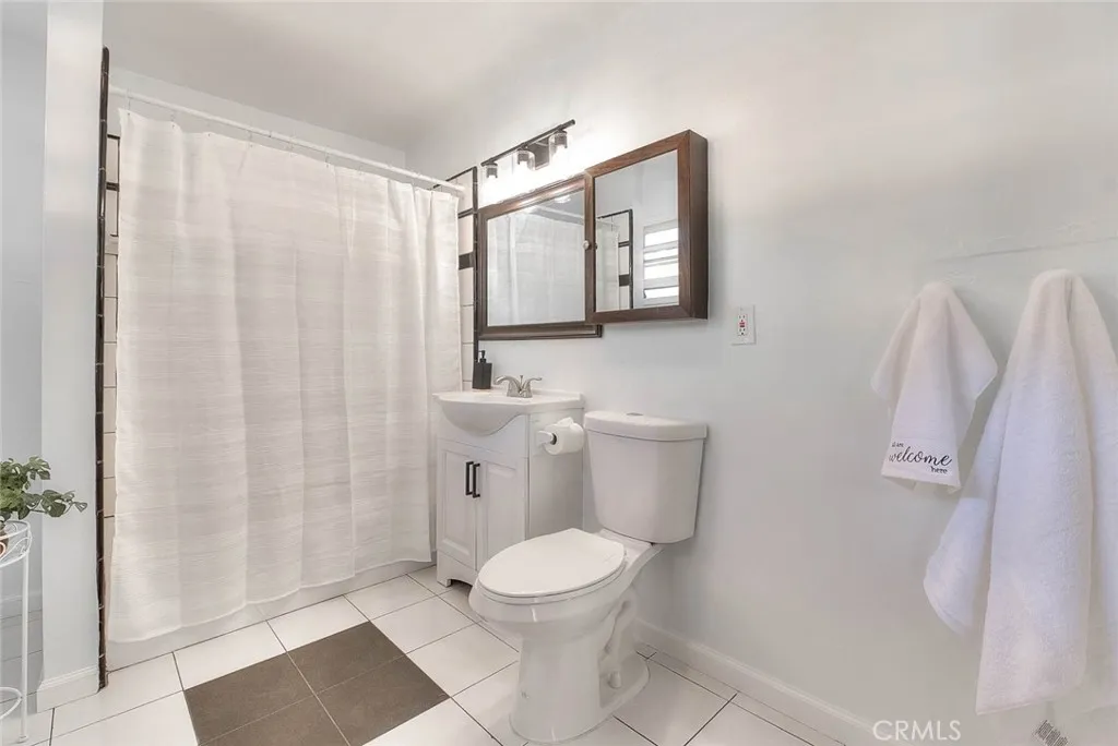 Bonus Room Bathroom