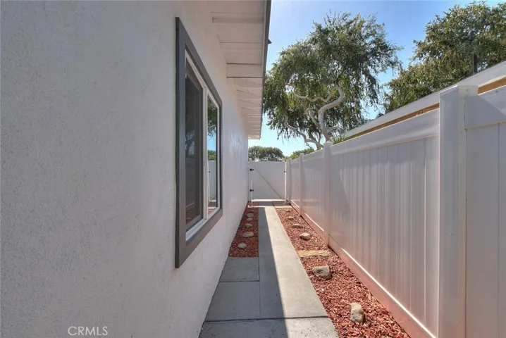 Access to the backyard