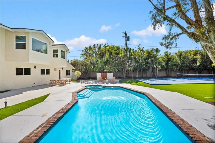 17331 Labrador, Northridge, California 91325