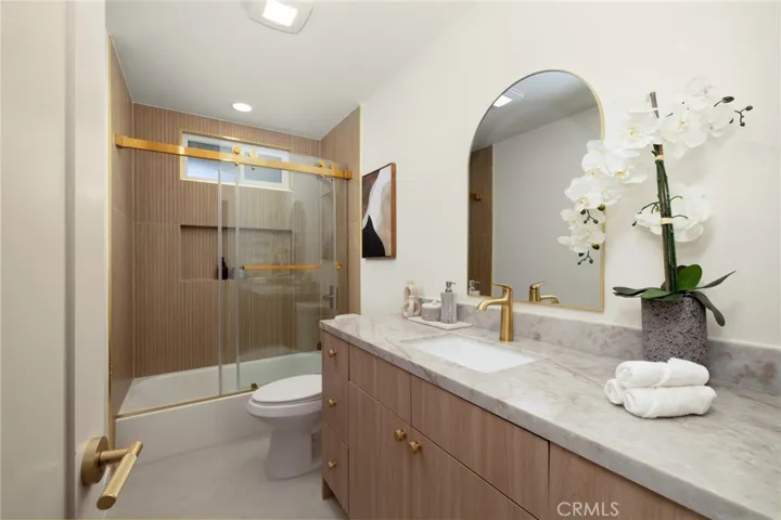 17331 Labrador, Northridge, California 91325