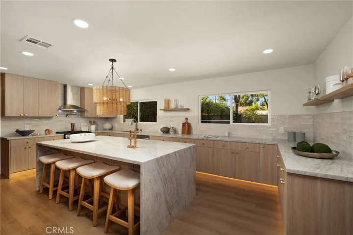 17331 Labrador, Northridge, California 91325