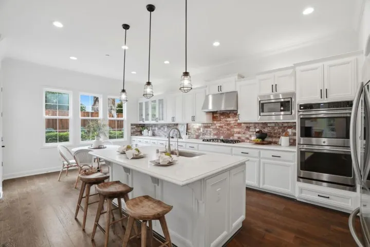 18220 Tolusa Place, Morgan Hill, California 95037