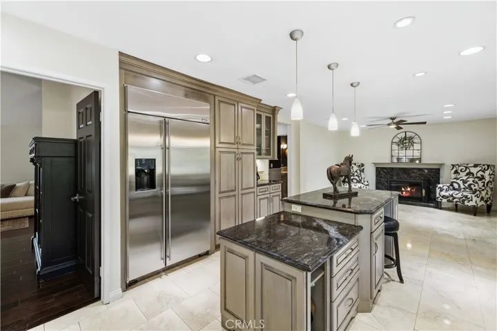 22029 Rodeffer Place, Saugus, California 91350