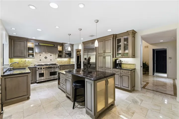 22029 Rodeffer Place, Saugus, California 91350