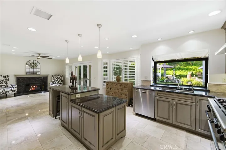 22029 Rodeffer Place, Saugus, California 91350