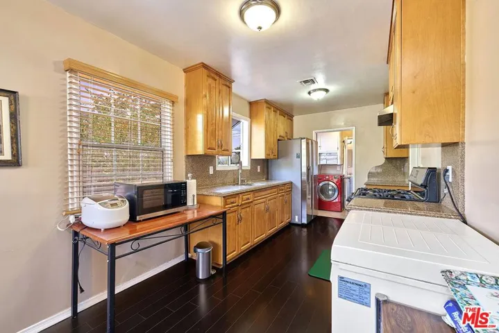9885 Lev Avenue, Arleta, California 91331