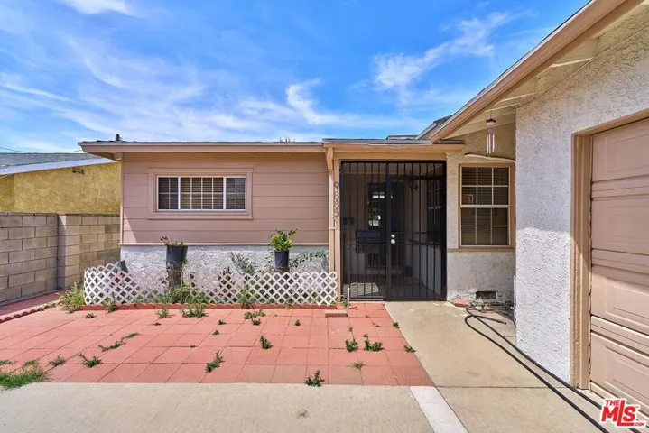 9885 Lev Avenue, Arleta, California 91331