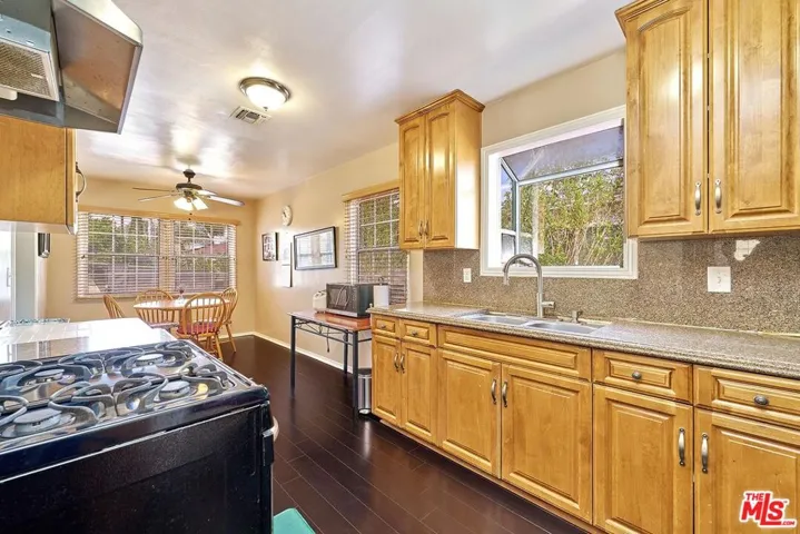 9885 Lev Avenue, Arleta, California 91331