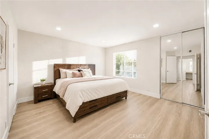 47 Fox 27, Irvine, California 92614