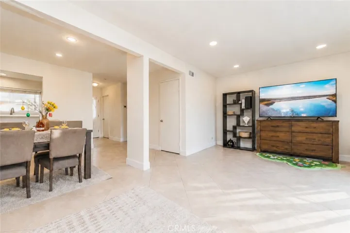 47 Fox 27, Irvine, California 92614