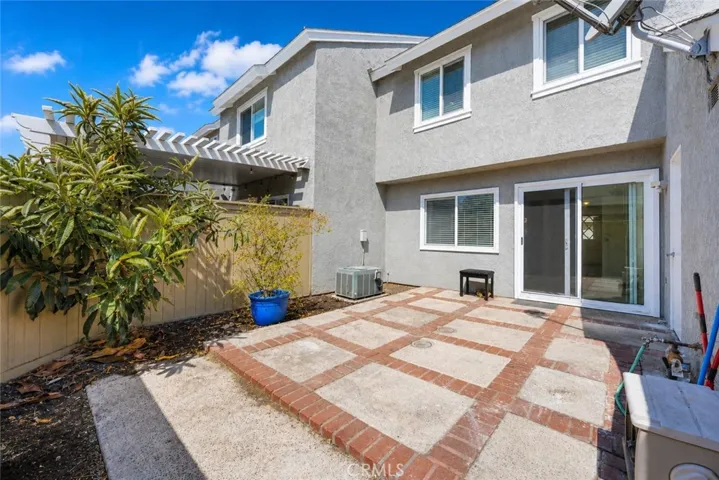 47 Fox 27, Irvine, California 92614
