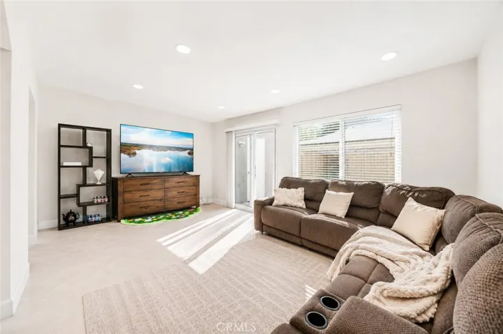47 Fox 27, Irvine, California 92614