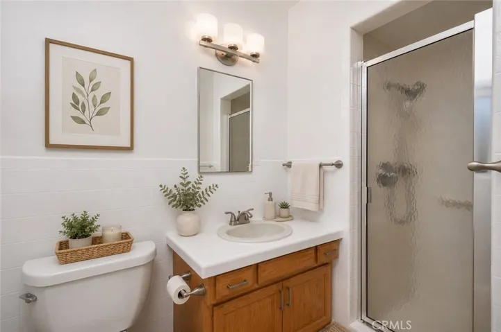 Virtually Staged Primary En-Suite Bathroom