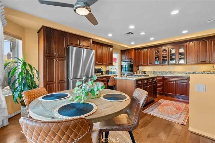 28350 Welfleet Lane, Saugus, California 91350