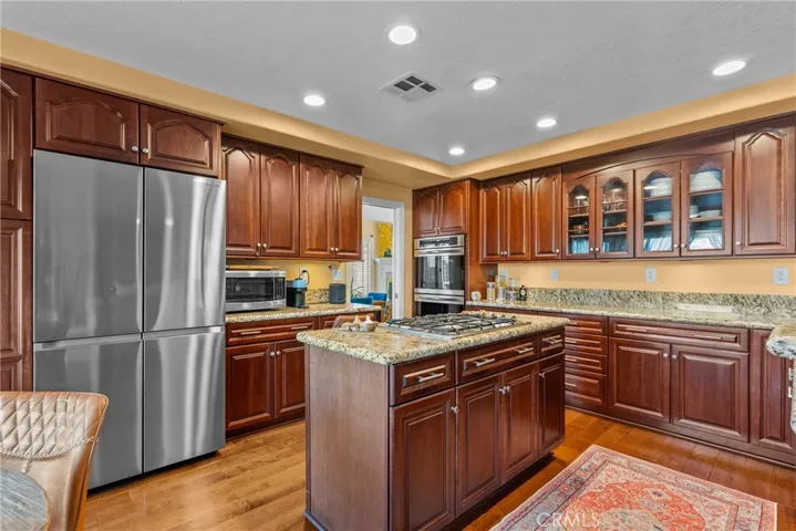 28350 Welfleet Lane, Saugus, California 91350