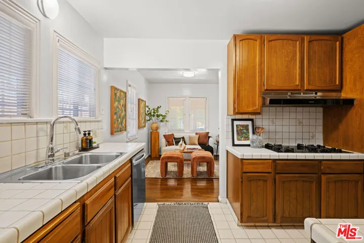 637 N Detroit Street, Los Angeles, California 90036