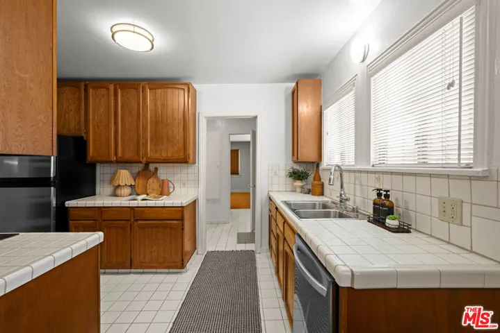 637 N Detroit Street, Los Angeles, California 90036