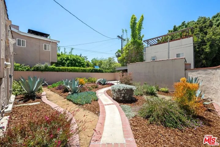 637 N Detroit Street, Los Angeles, California 90036