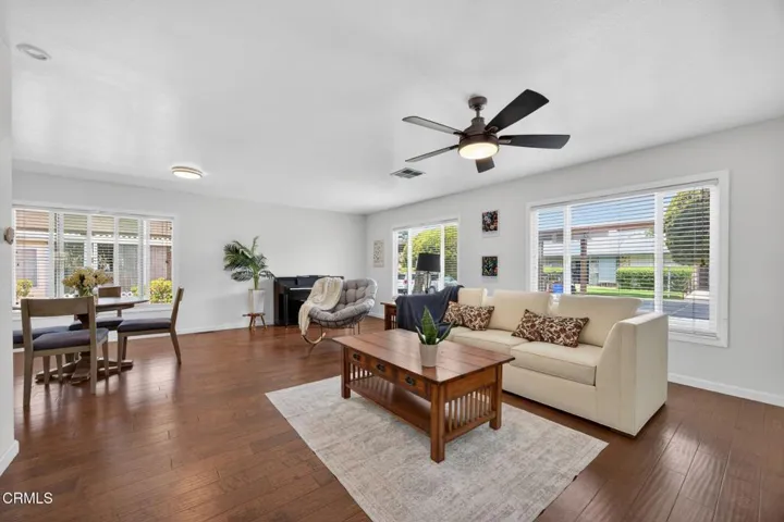 7-web-or-mls-Upmarket Media-67Bla020
