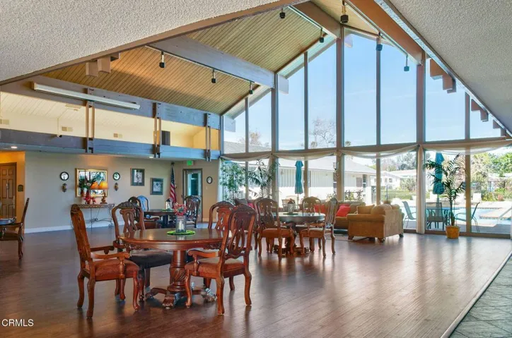 39-web-or-mls-Clubhouse