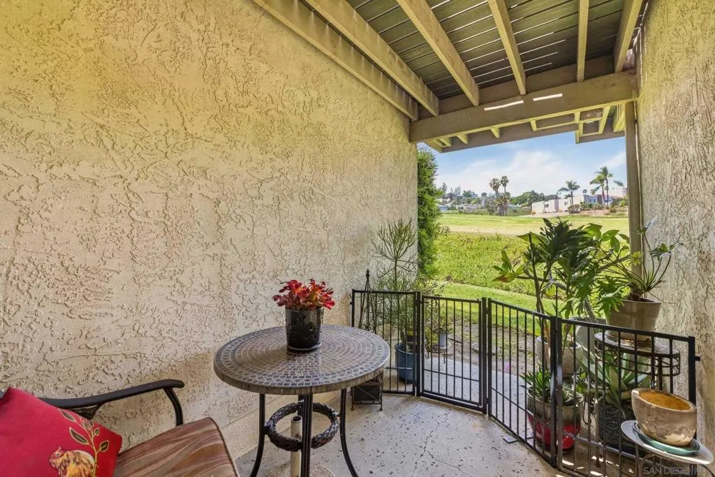Private deck 1st Floor