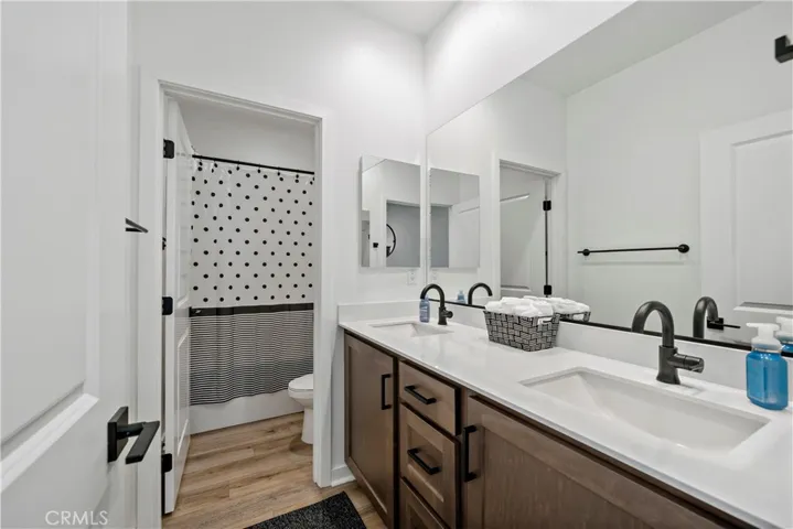 Guest full bath