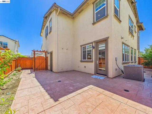233 E Central Pkwy, Mountain House, California 95391