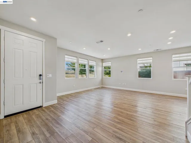 233 E Central Pkwy, Mountain House, California 95391