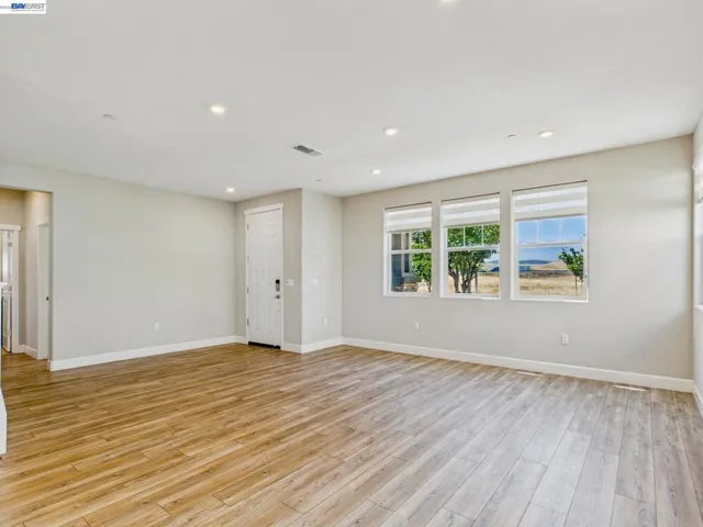 233 E Central Pkwy, Mountain House, California 95391