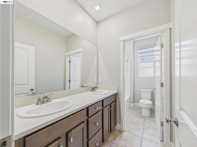 233 E Central Pkwy, Mountain House, California 95391