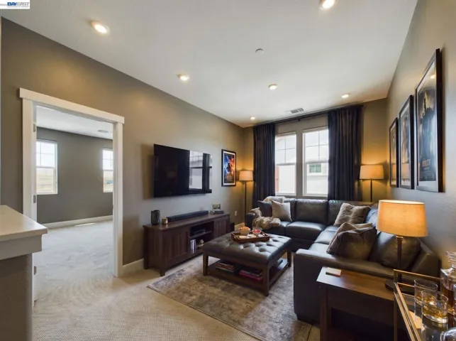 233 E Central Pkwy, Mountain House, California 95391
