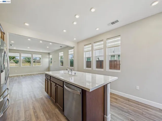 233 E Central Pkwy, Mountain House, California 95391