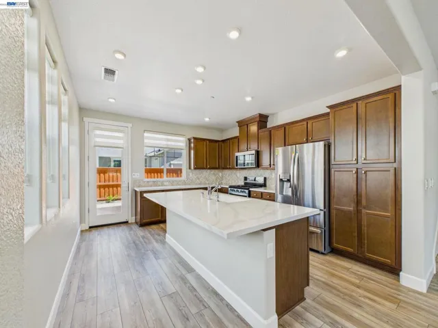 233 E Central Pkwy, Mountain House, California 95391