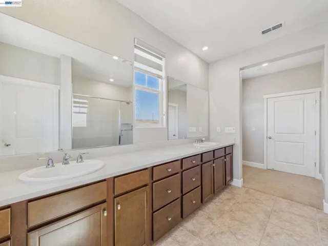 233 E Central Pkwy, Mountain House, California 95391