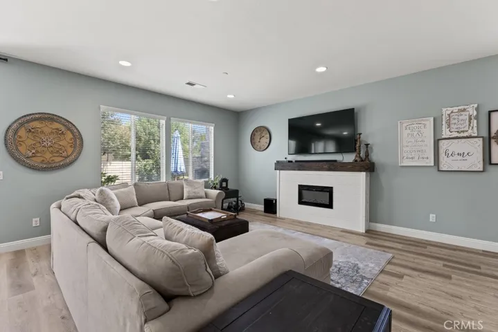 6782 Iron Horse Lane, Eastvale, California 92880