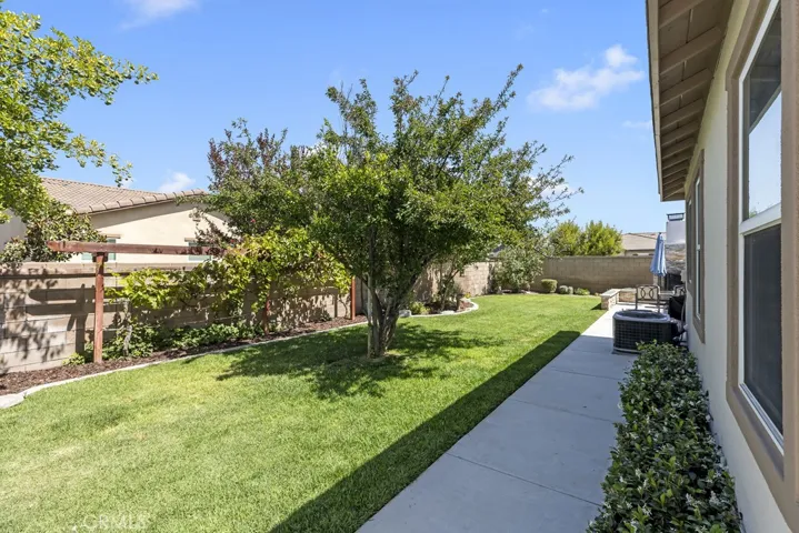 6782 Iron Horse Lane, Eastvale, California 92880