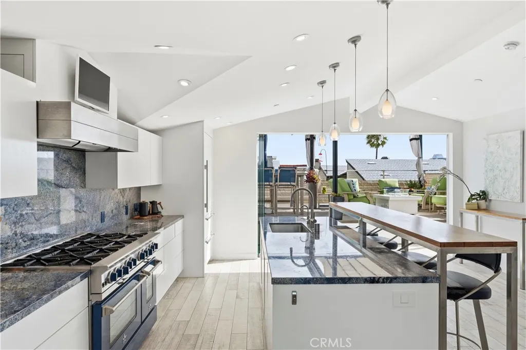 419 E Balboa, Newport Beach, California 92661 — photo 5