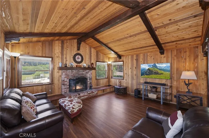858 Club View Drive, Big Bear Lake, California 92315