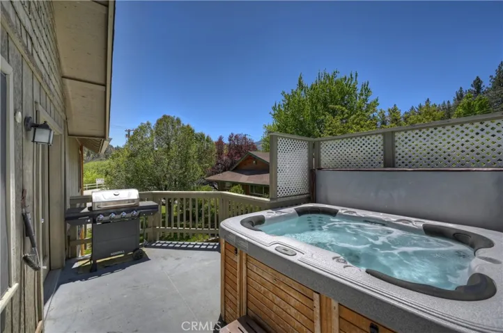 858 Club View Drive, Big Bear Lake, California 92315