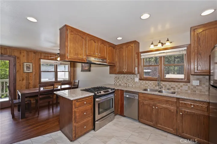 858 Club View Drive, Big Bear Lake, California 92315